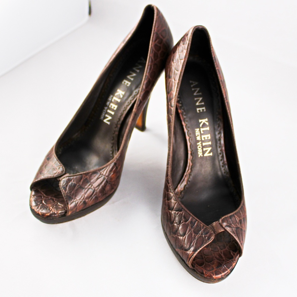 Anne Klein NY Croc Pattern stacked platform B63